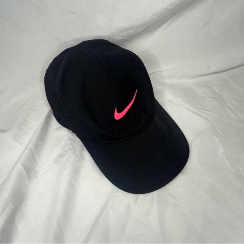 Nike Featherlight Dri Fit hat with Pink Swoosh